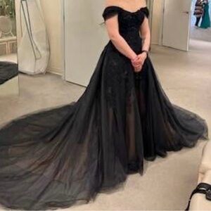 Elegant Black Off-Shoulder Wedding Gown